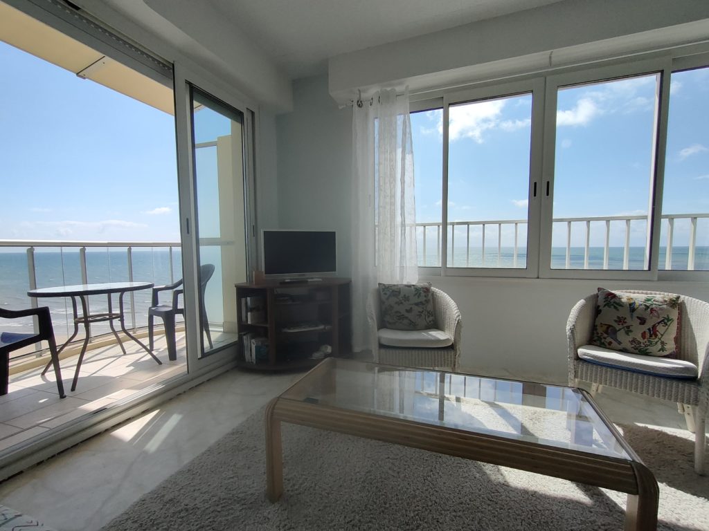 Vue époustouflante sur la mer – Appartement 1 chambre – 4 personnes