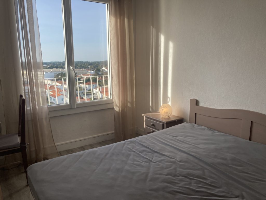 LOCATION VACANCES APPARTEMENT 2 CHAMBRES  AVEC WIFI – BELLE VUE LATERALE MER