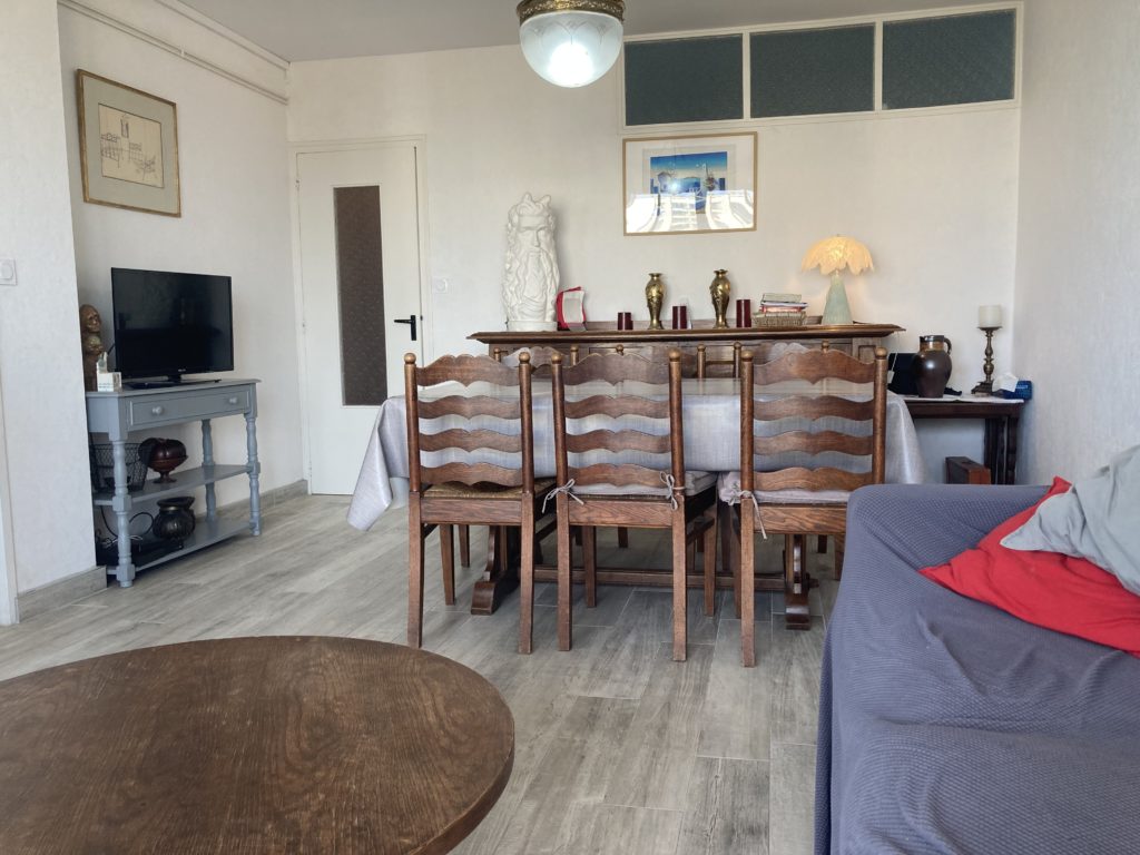 LOCATION VACANCES APPARTEMENT 2 CHAMBRES  AVEC WIFI – BELLE VUE LATERALE MER