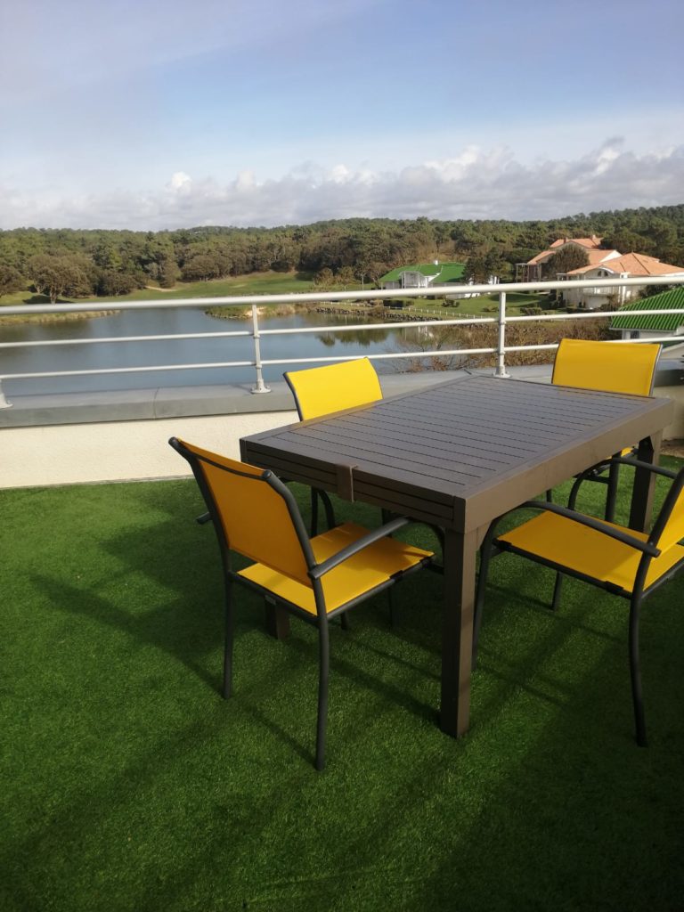 APPARTEMENT 2 CHAMBRES – SUPERBE VUE SUR LA MER ET GOLF  – TERRASSE PANORAMIQUE – BOX WIFI TV ORANGE