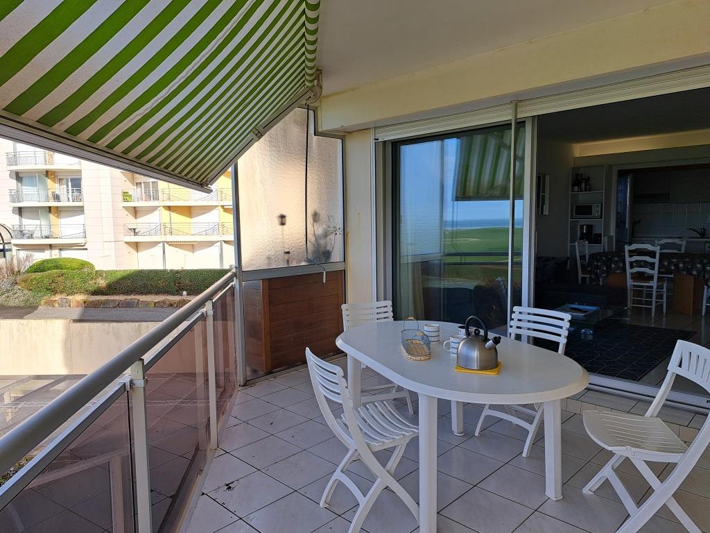 Appartement face mer, quartier du Golf, piscine collective, 2 chambres, 2 salles d’eau