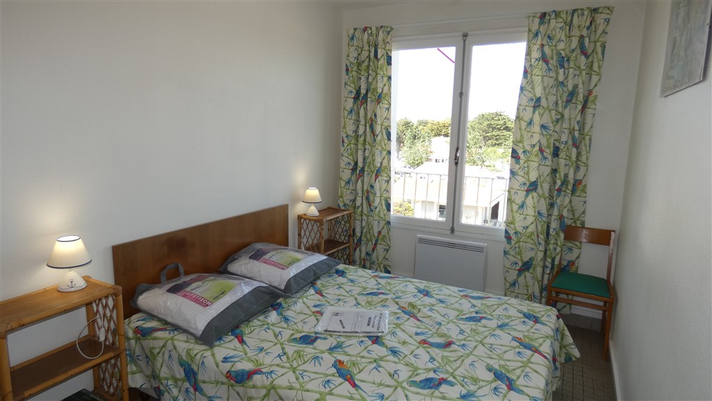 LOCATION VACANCES APPARTEMENT – 3 CHAMBRES – FACE MER – SECTEUR IDEAL POUR DES VACANCES