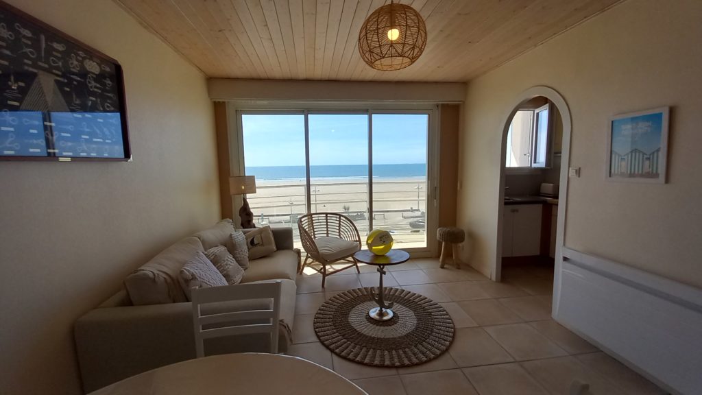 TRES BEL APPARTEMENT 2 CHAMBRES – FACE MER  – AVEC WIFI