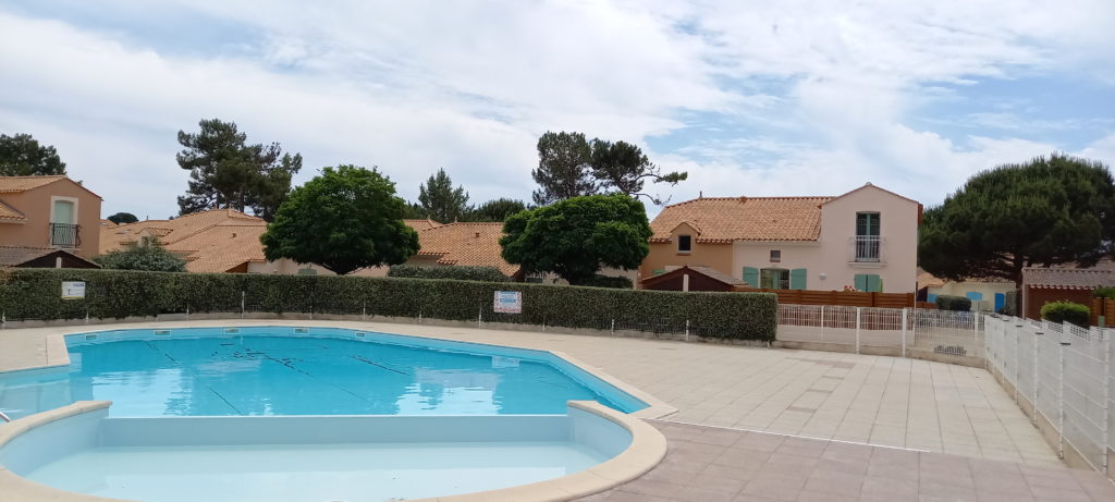 Détente et confort à Saint Jean de Monts: Maison avec piscine collective