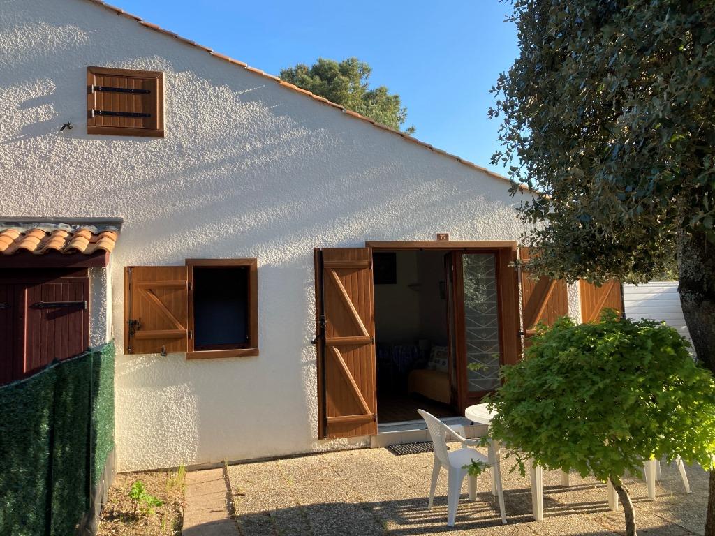 Évasion Naturelle et Confort : Maison avec Piscine – Proche Forêt à Saint Jean de Monts