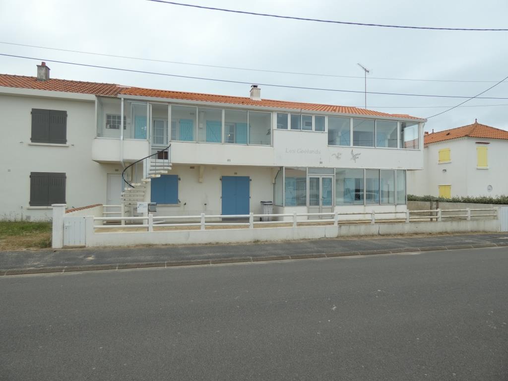 CET APPARTEMENT PROFITE D’UNE BELLE VUE SUR LES DUNES ET LA MER