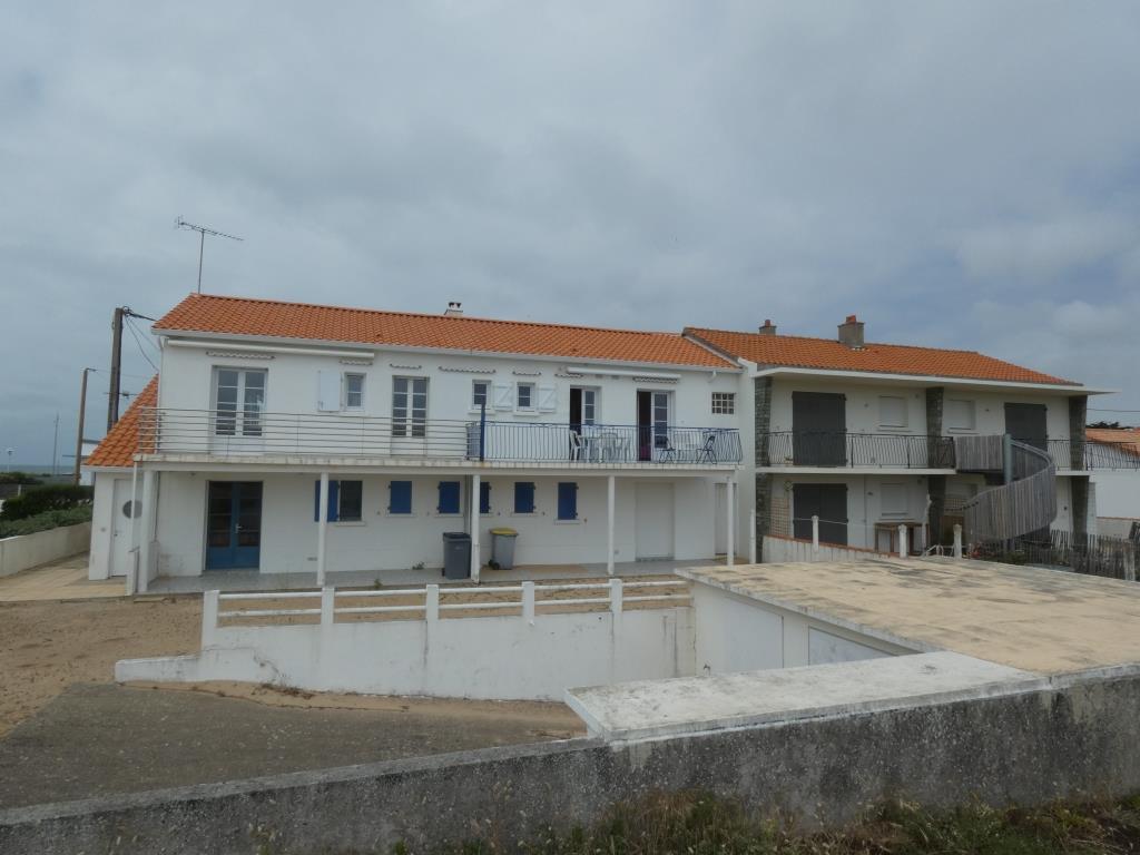 CET APPARTEMENT PROFITE D’UNE BELLE VUE SUR LES DUNES ET LA MER