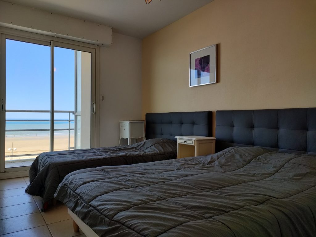 Bel appartement 1 chambre avec un grand balcon et une superbe vue mer