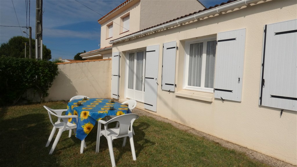 LOCATION VACANCES MAISON LOTISSEMENT CALME QUARTIER DEMOISELLES