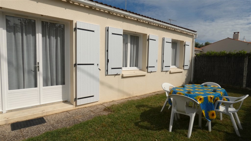 LOCATION VACANCES MAISON LOTISSEMENT CALME QUARTIER DEMOISELLES